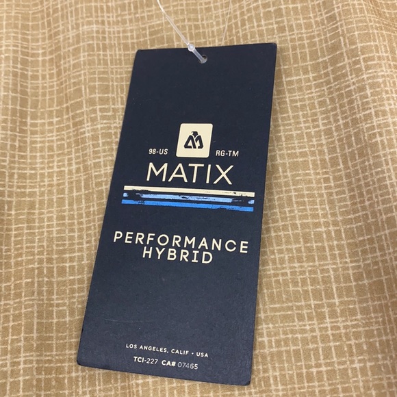 Matix Men’s size 30 performance hybrid shorts new tan - Picture 3 of 8